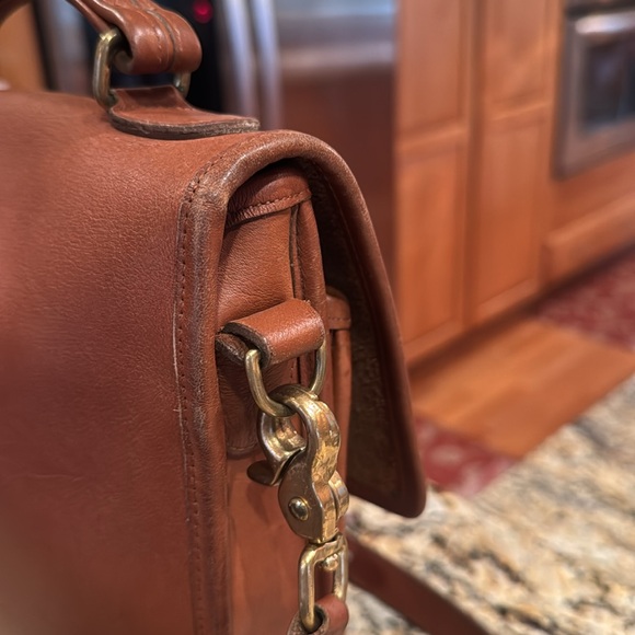 Coach Vintage British Tan Leather Crossbody Satchel Bag in Great Condition - Picture 4 of 16